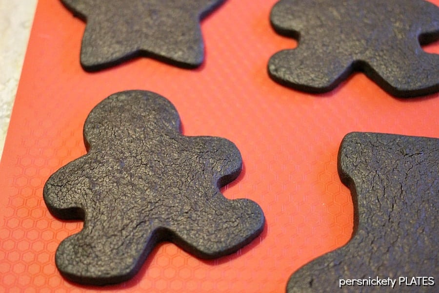 Chocolate Shortbread Cookies - perfect for decorating! | Persnickety Plates
