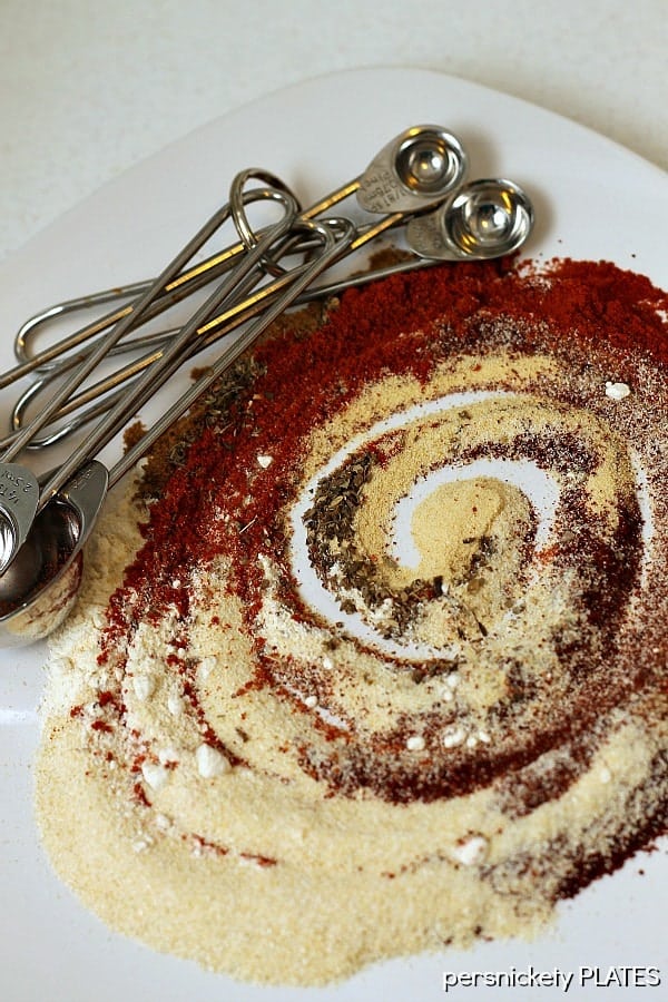 Homemade Taco Seasoning - why buy the packets when you can make your own? | Persnickety Plates