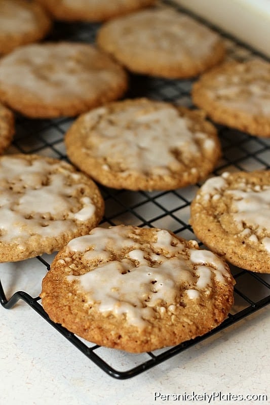 Soft & Chewy Iced Oatmeal Cookies | Persnickety Plates Soft & Chewy Iced Oatmeal Cookies | Persnickety Plates