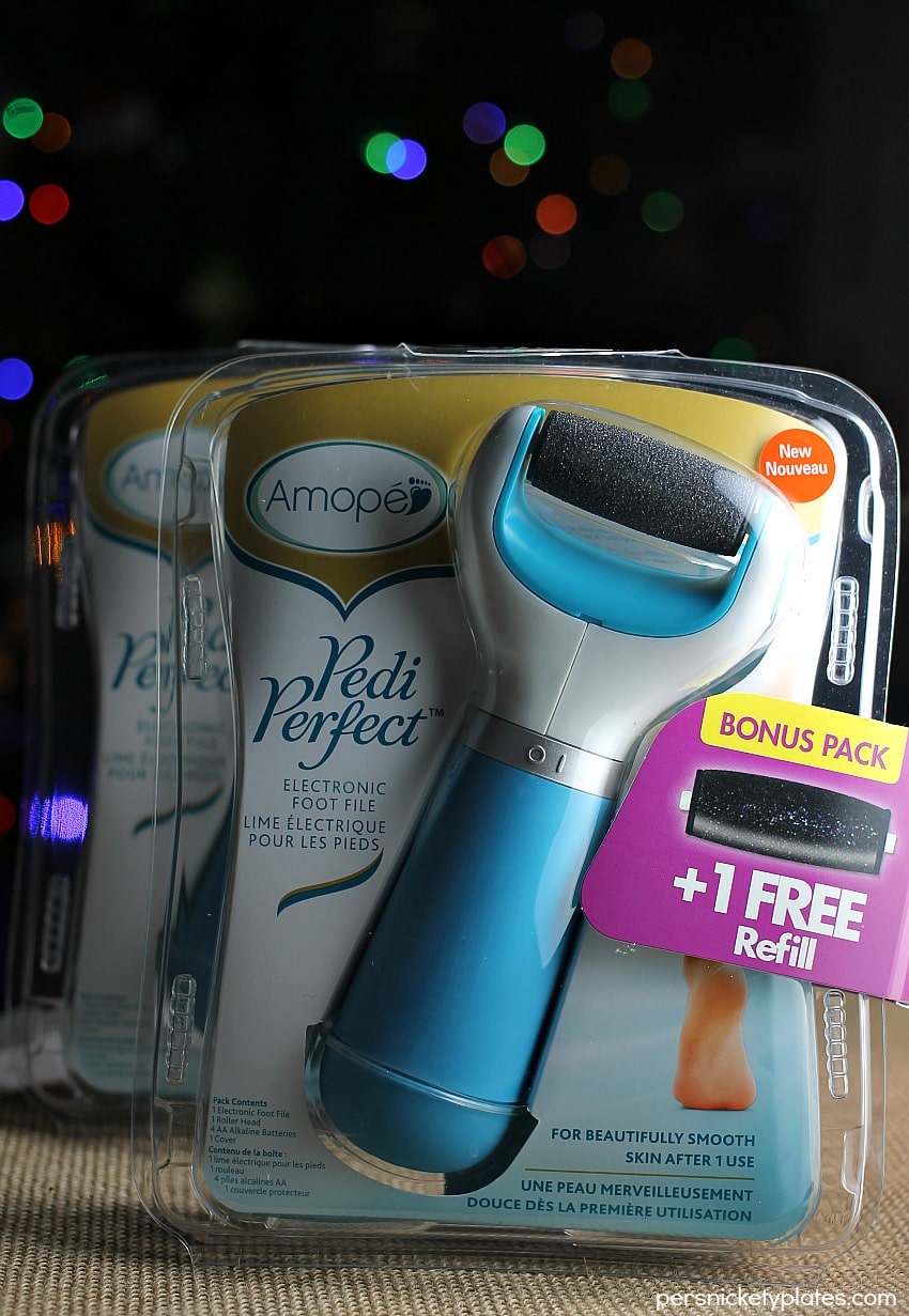 If you're struggling with a gift idea for just about anyone on your list this year, I've got an idea for you! Mix a homemade treat (like these Double Chocolate Chewy Bars) with a gift basket full of items to help the recipient pamper themselves. Thoughtful, useful, and delicious - you can't go wrong! | Persnickety Plates AD