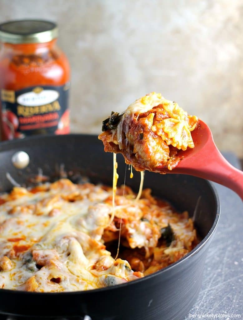 Chicken Spinach & Artichoke Pasta Skillet - a full meal loaded with spring flavors made all in the same skillet! | Persnickety Plates