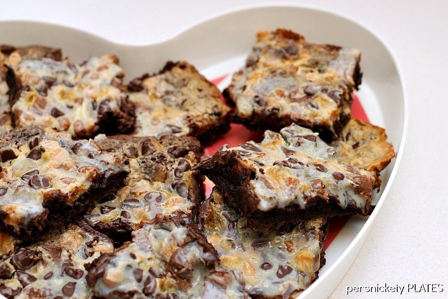 Peanut Butter Caramel Brownie Magic Bars | Persnickety Plates