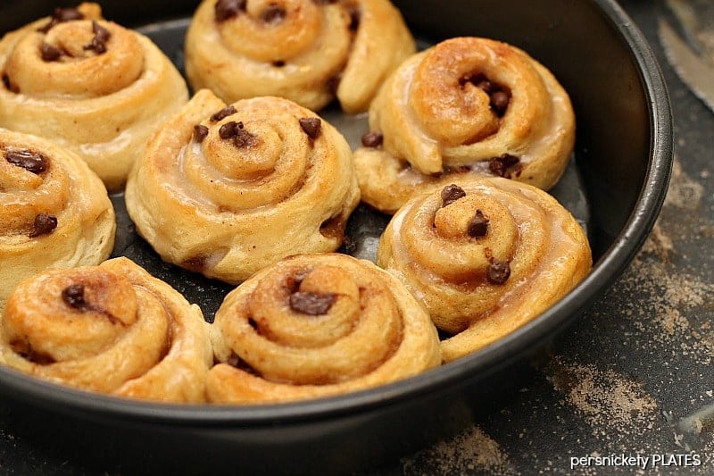 Chocolate Chip Cinnamon Rolls Chocolate Chip Cinnamon Rolls will be your new best brunch idea! These simple cinnamon rolls take less than 10 minutes to prep and seconds to eat! Perfect with your morning coffee or on the go breakfast.