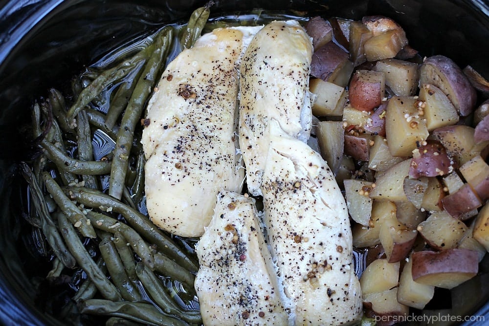Slow Cooker Chicken, Potatoes, & Green Beans - your entire dinner made right in the crock pot! | www.persnicketyplates.com