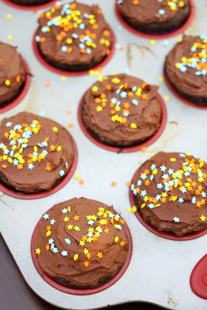 Chocolate Milk Cupcakes with Chocolate Milk Buttercream Frosting | Persnickety Plates Chocolate Milk Cupcakes are not to be confused with Milk Chocolate Cupcakes! These easy cupcakes are made with chocolate milk!