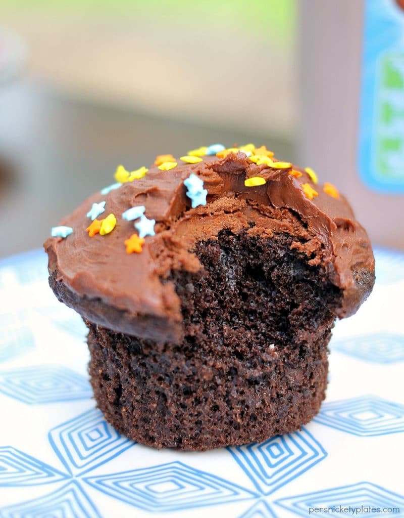 Chocolate Milk Cupcakes with Chocolate Milk Buttercream Frosting | Persnickety Plates Chocolate Milk Cupcakes are not to be confused with Milk Chocolate Cupcakes! These easy cupcakes are made with chocolate milk! This doctored box mix recipe can be made in minutes and perfect for a late night snack or a quick dessert!