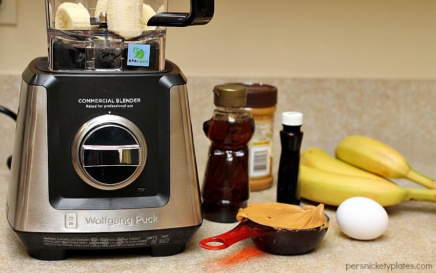 Peanut Butter Banana Chocolate Chip Blender Muffins - a simple, flourless muffin might right in the blender! | Persnickety Plates