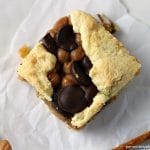 Take 5 Bars are my favorite lately and these cake mix cookie bars have all the Take Five flavors - pretzel, caramel, peanut butter, and chocolate! | Persnickety Plates