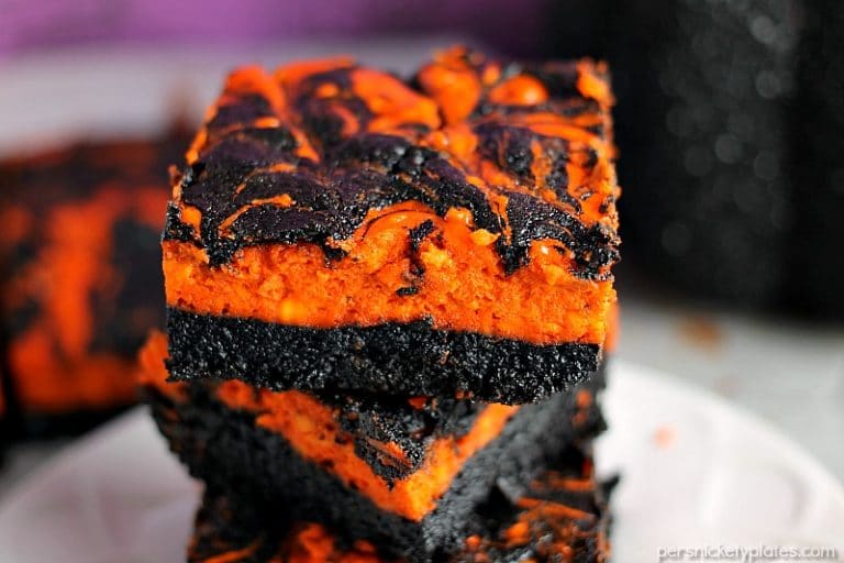 orange & black halloween brownies.