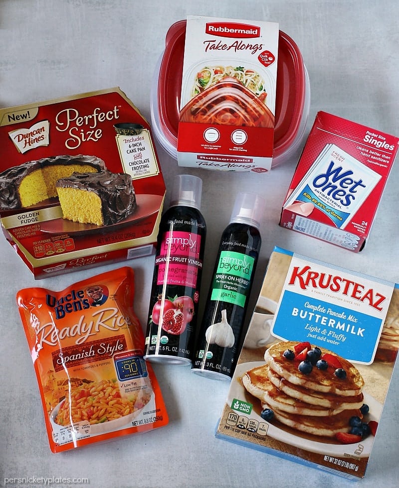 Garlic Roasted Veggies are a mix of cauliflower, carrots, and red skin potatoes tossed in olive oil and garlic and roasted to perfection. | www.persnicketyplates.com