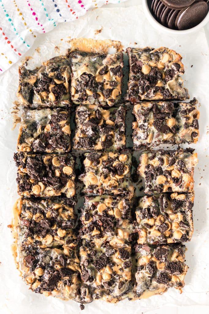overhead shot of sliced oreo magic bars.